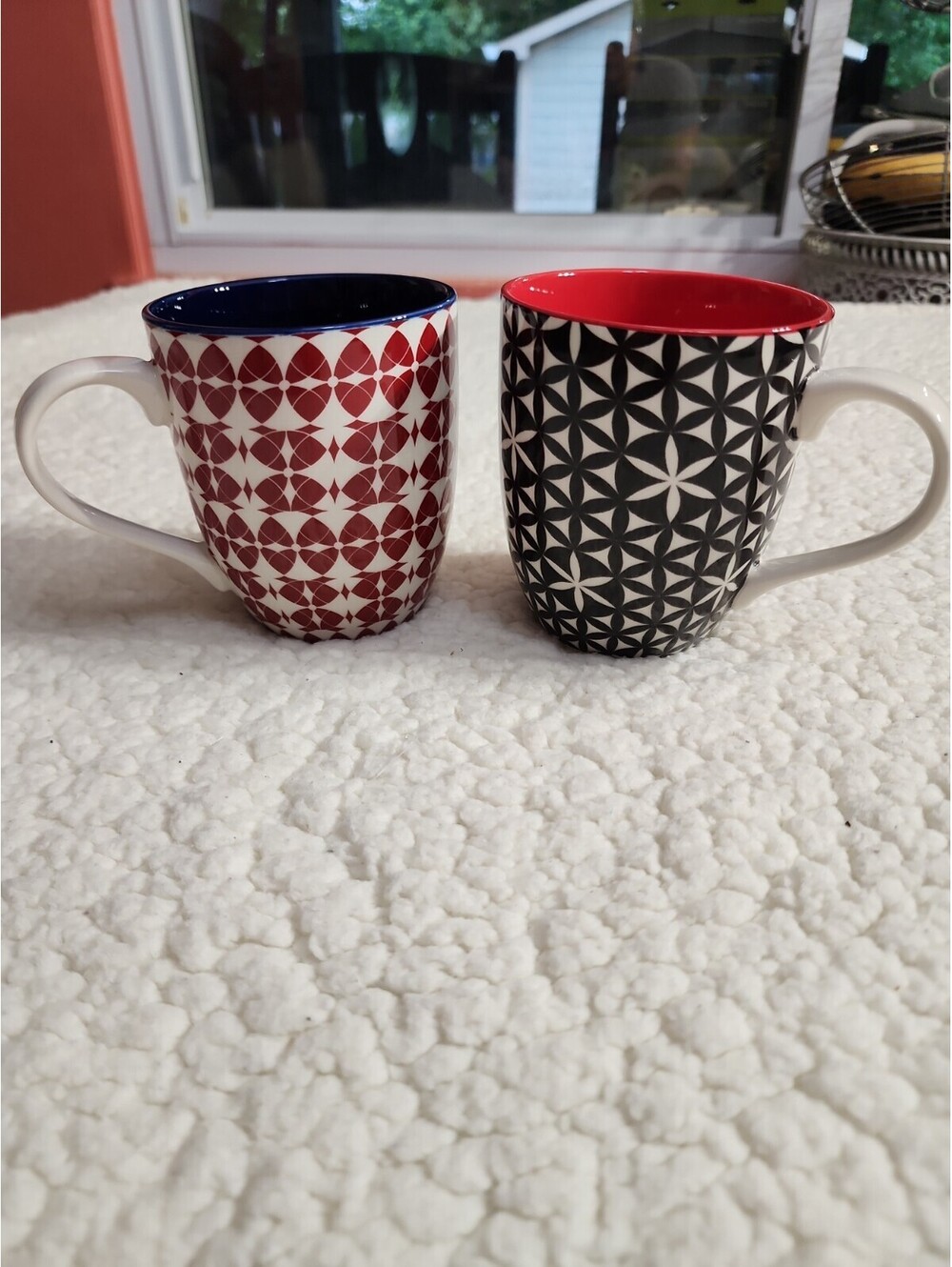 2 Set Annovero Large Coffee Mug Red Geometric Design Blue Red Interior 14 Oz.